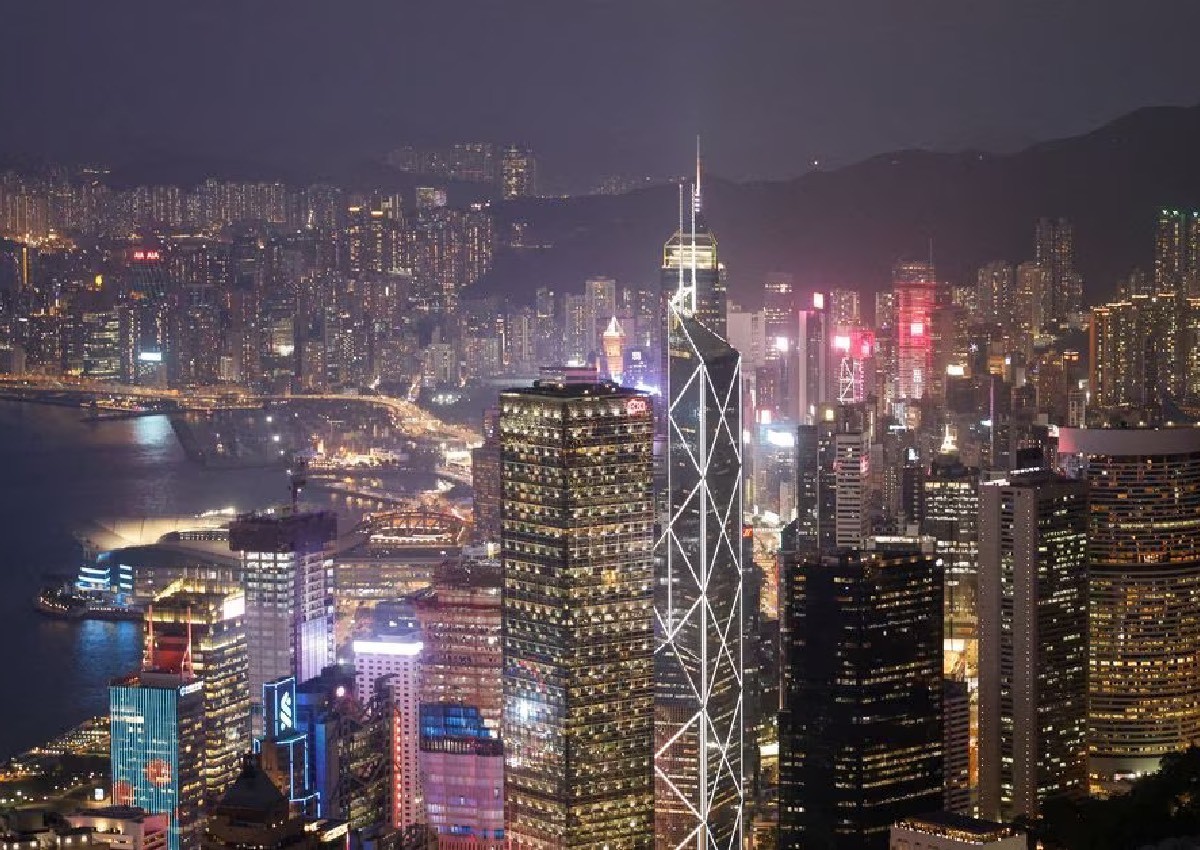 China invites global investors for rare meeting as economy sputters