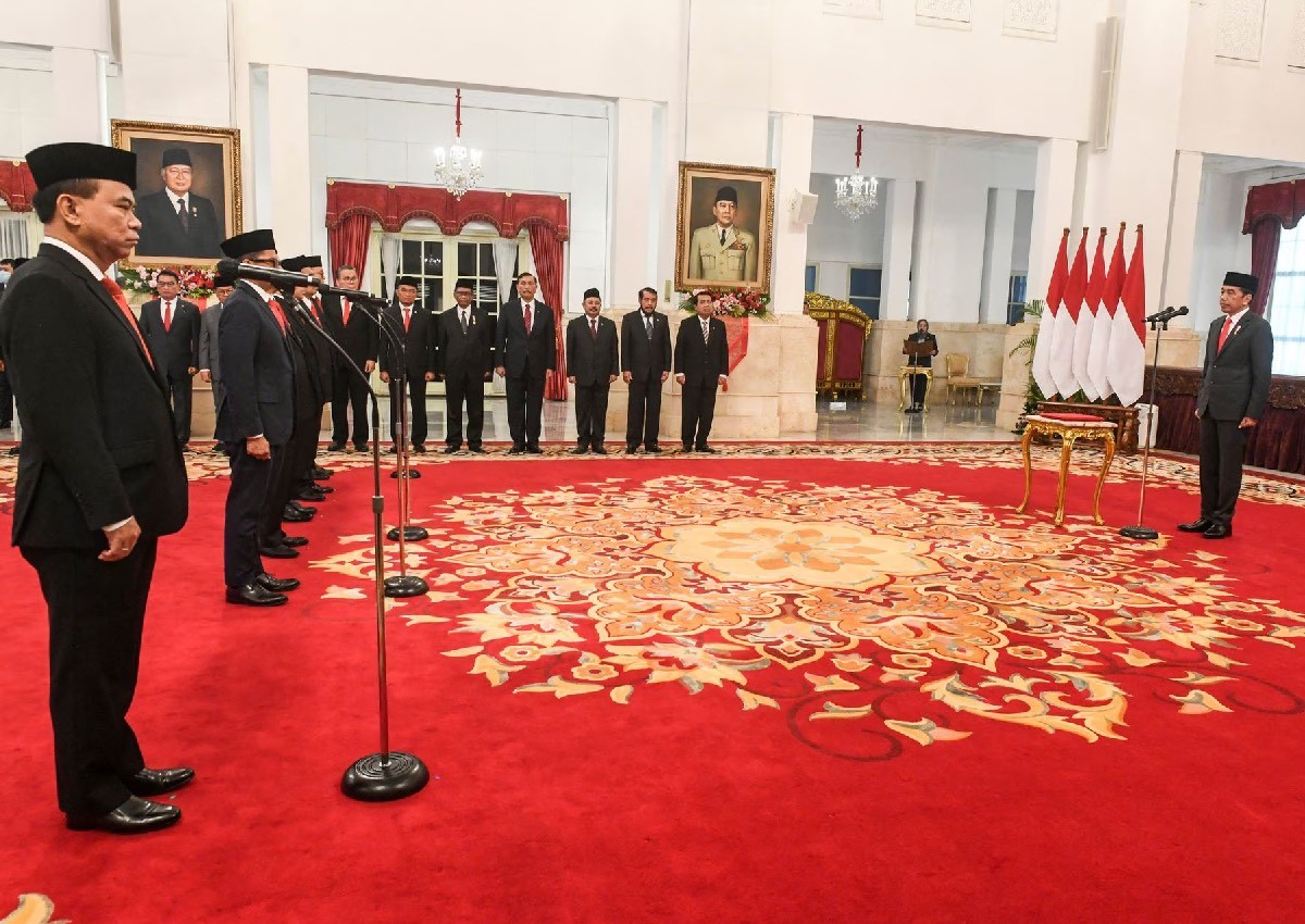 Indonesia president names new communications minister after graft scandal