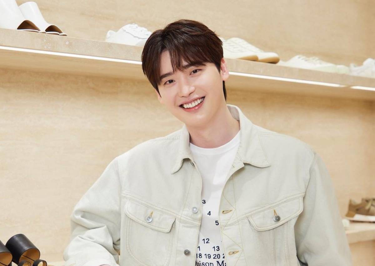 Lee Jong-suk is coming to Singapore after 7 years, here's how you can meet him