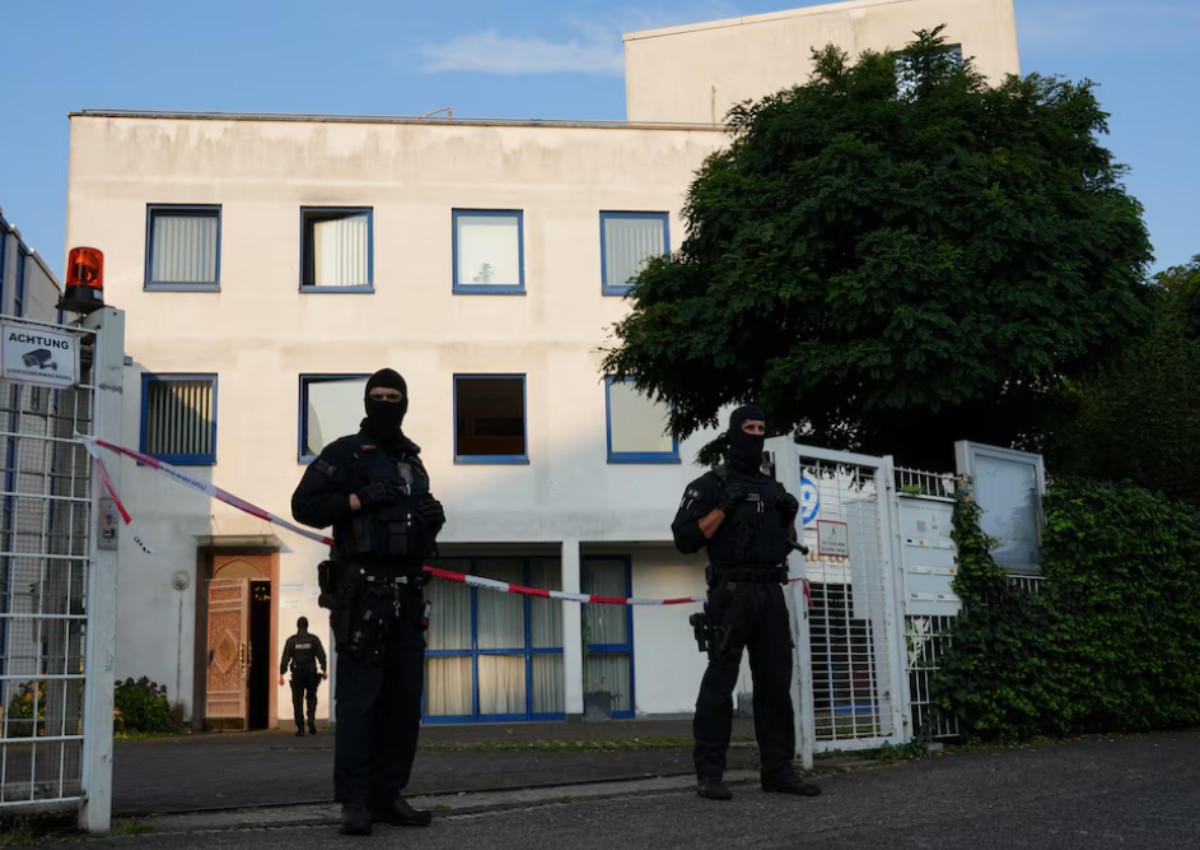 Germany bans Muslim association for pursuing radical Islam