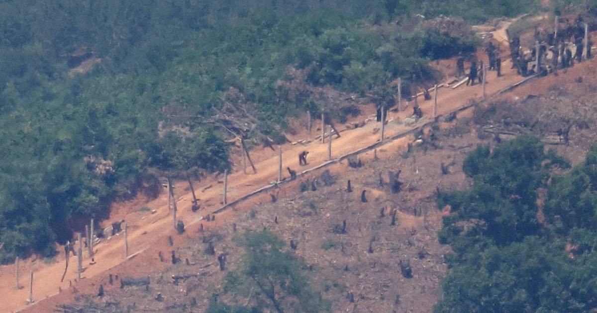 South Korea returns 6 North Koreans stranded at sea this year