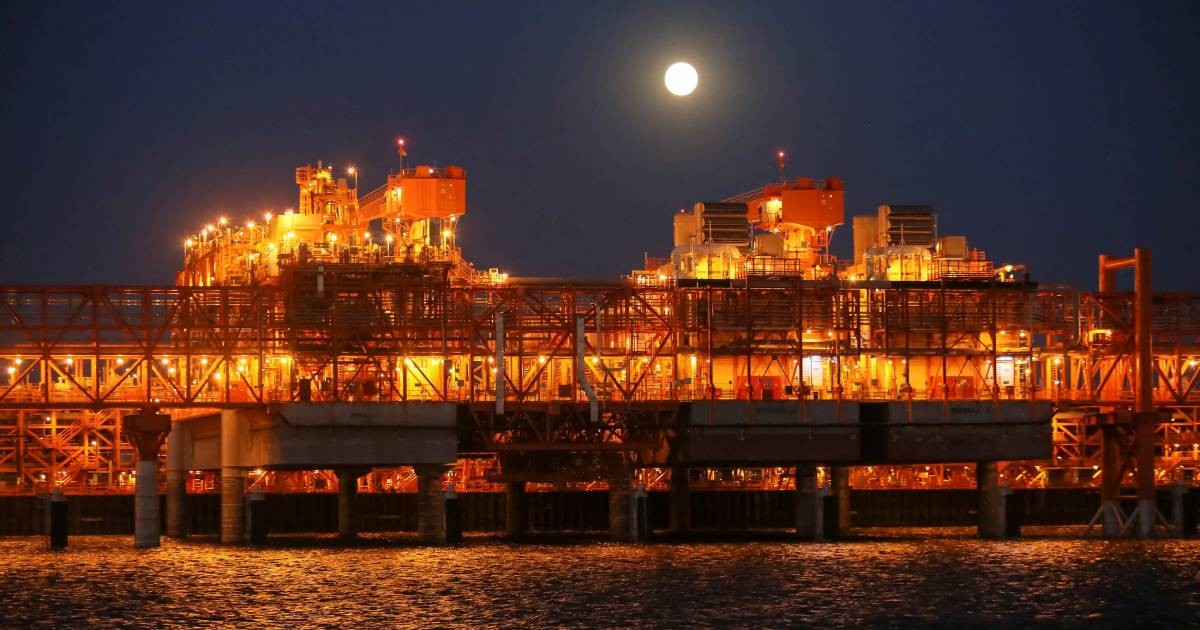 Oil rises on renewed US-Iran hostilities and threat of Red Sea closure