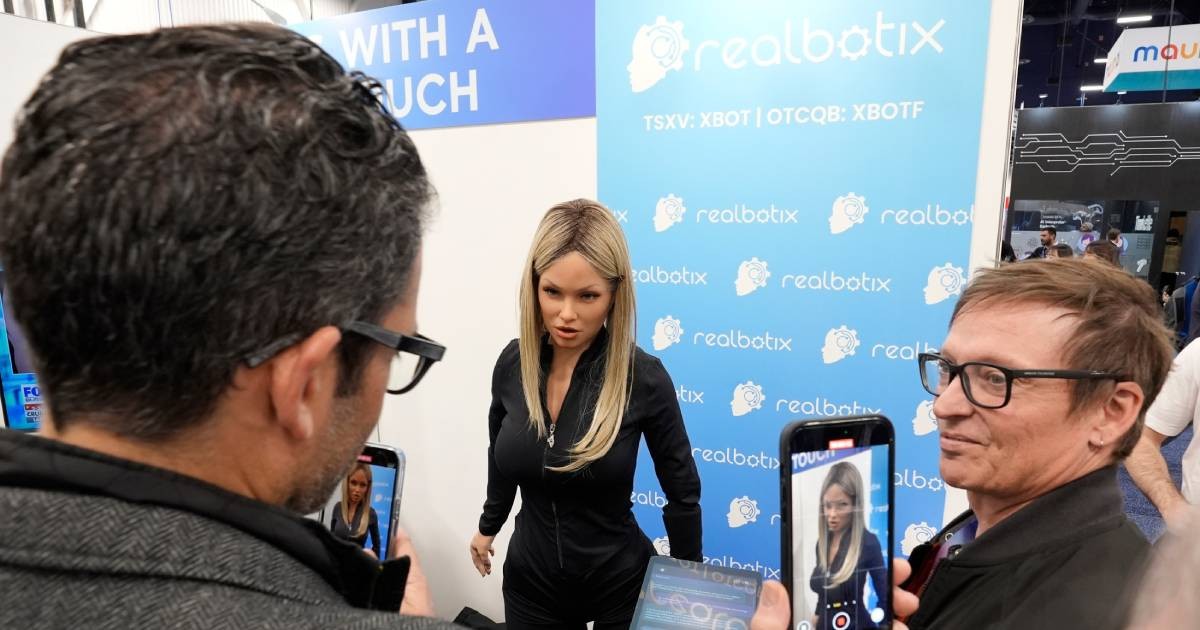 New York school pauses plan to deploy humanlike AI robot teacher after backlash