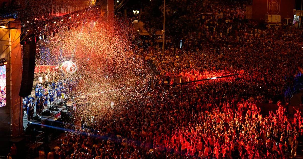 Spain's World Cup champions return home for royal welcome and parade in front of almost 2 million