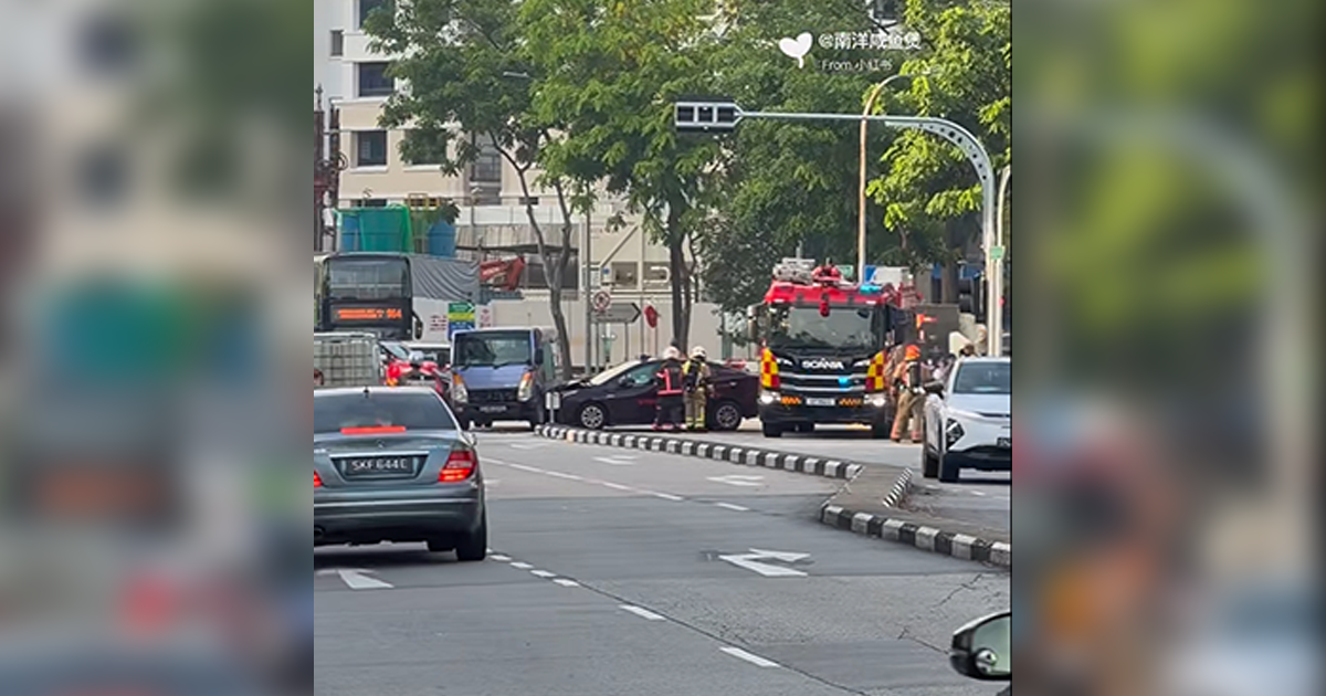 Cabbie, passenger taken to hospital after Woodlands crash; lorry driver arrested