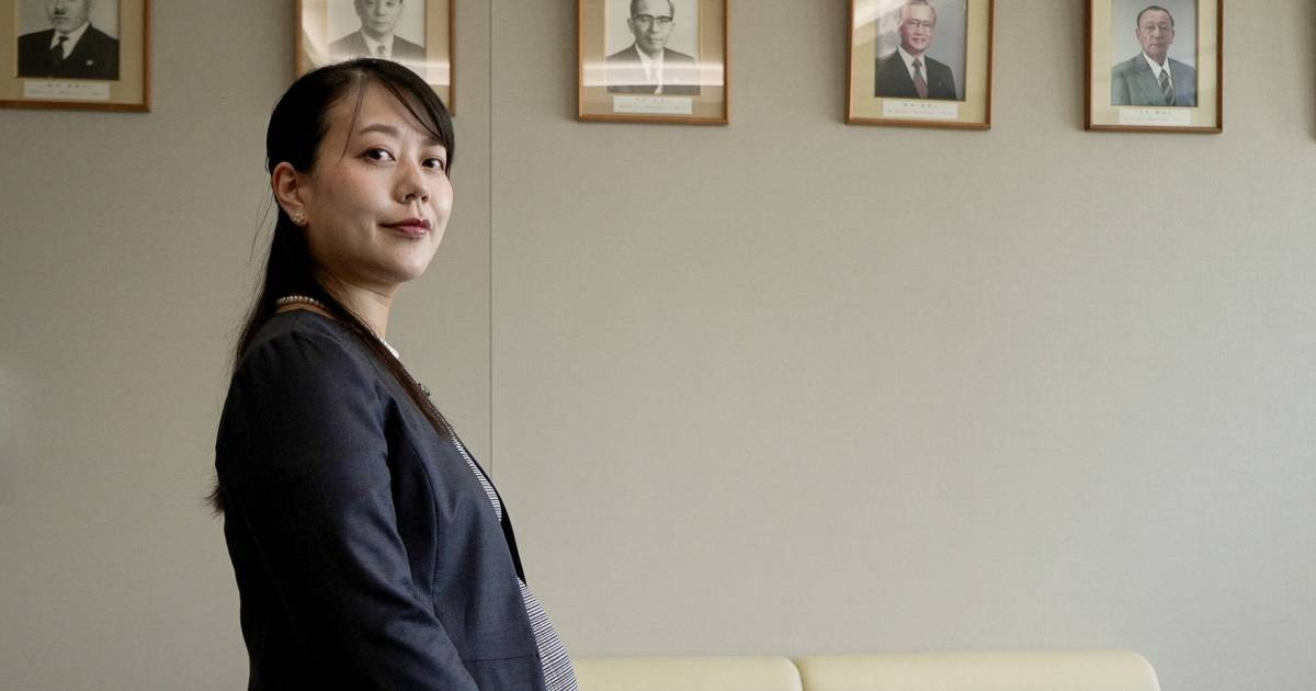 Japanese mayor makes history with maternity leave that caused a stir