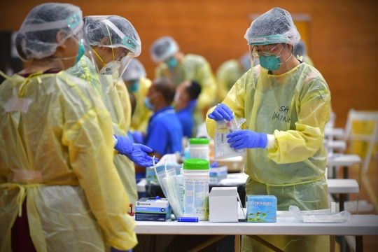 247 new Covid-19 cases on Wednesday, including 5 in the community