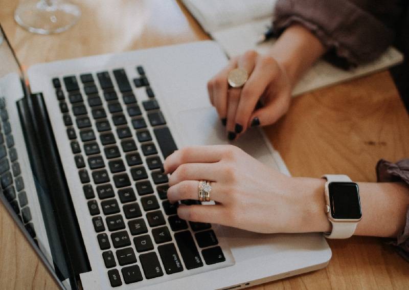 4 hybrid work accessories for the home office