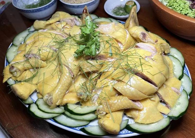 Malaysia lifts ban on export of kampung and black chickens