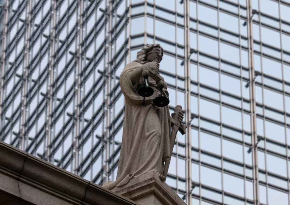 2 British judges quit Hong Kong's top court