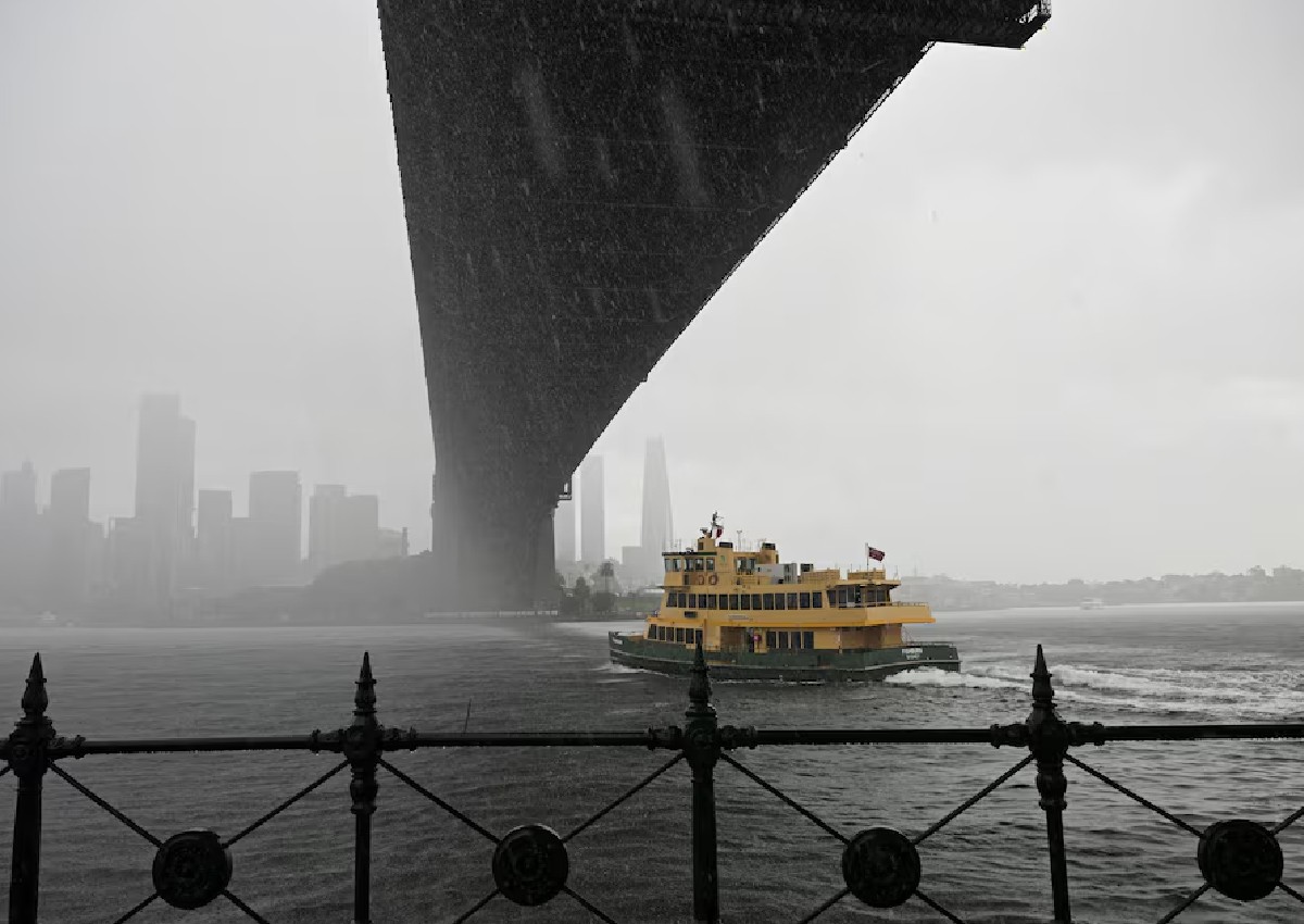 Heavy rains in Australia's east spark flash flooding, rescues