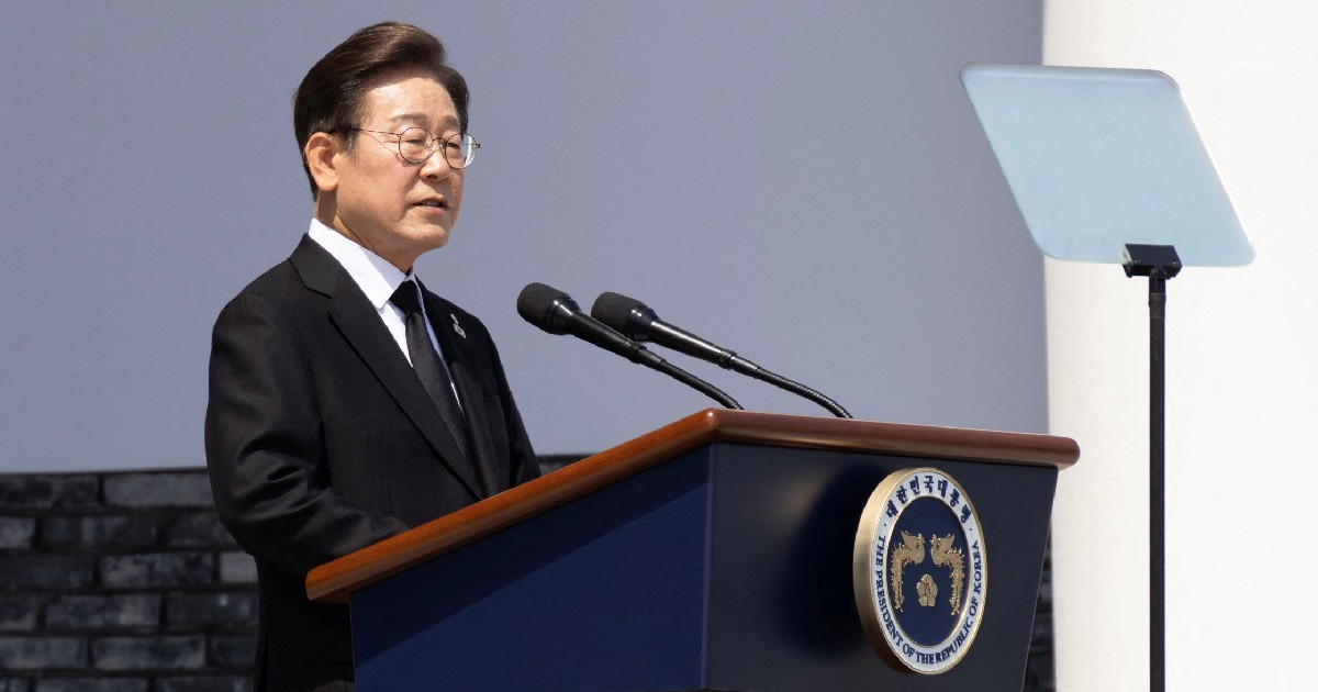 Lee Jae-myung, Trump agree to work towards swift tariff deal, Lee's office says