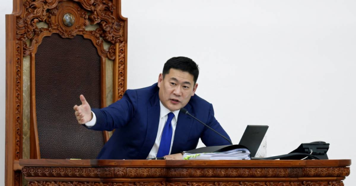 Mongolian PM resigns after losing parliament backing, street protests