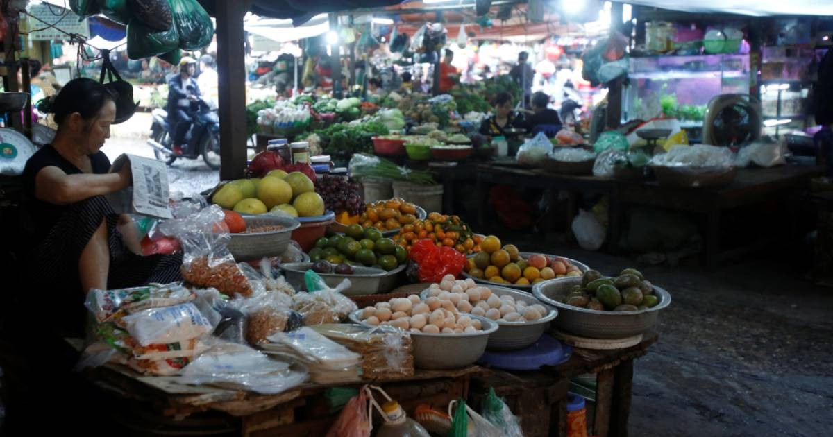 Vietnam inflation accelerates in May, trade deficit widens to record high