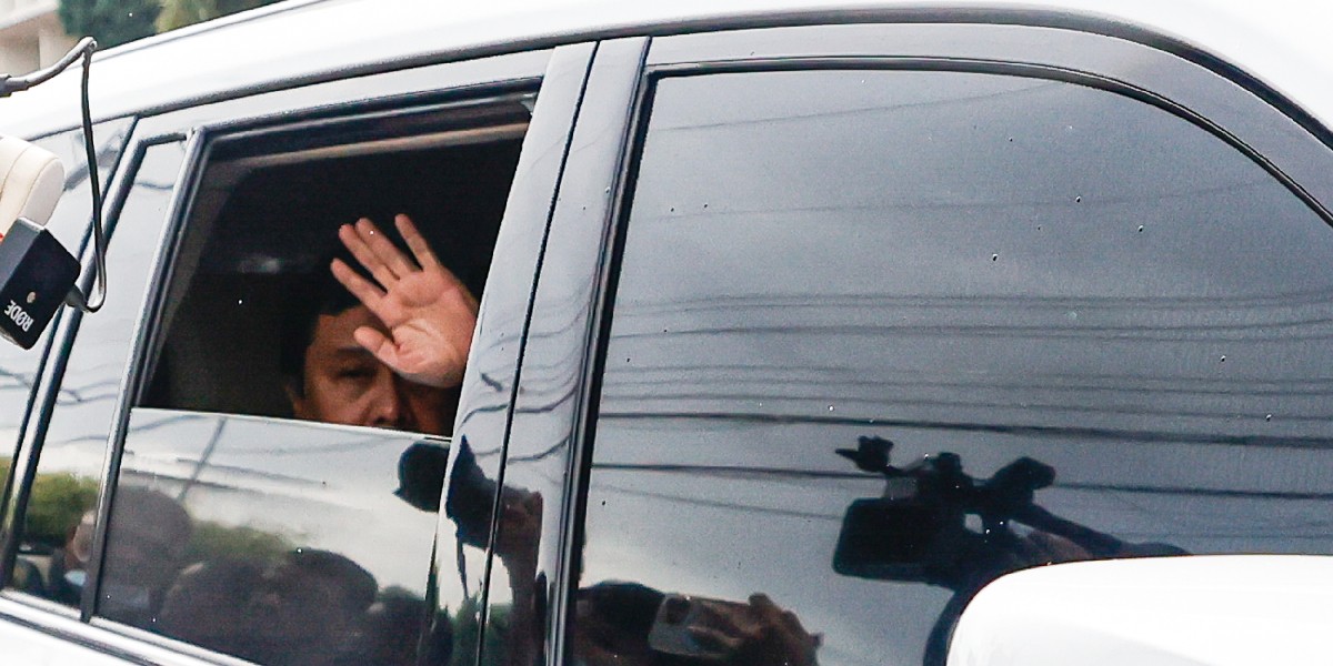 Philippine senator Estrada surrenders over graft case