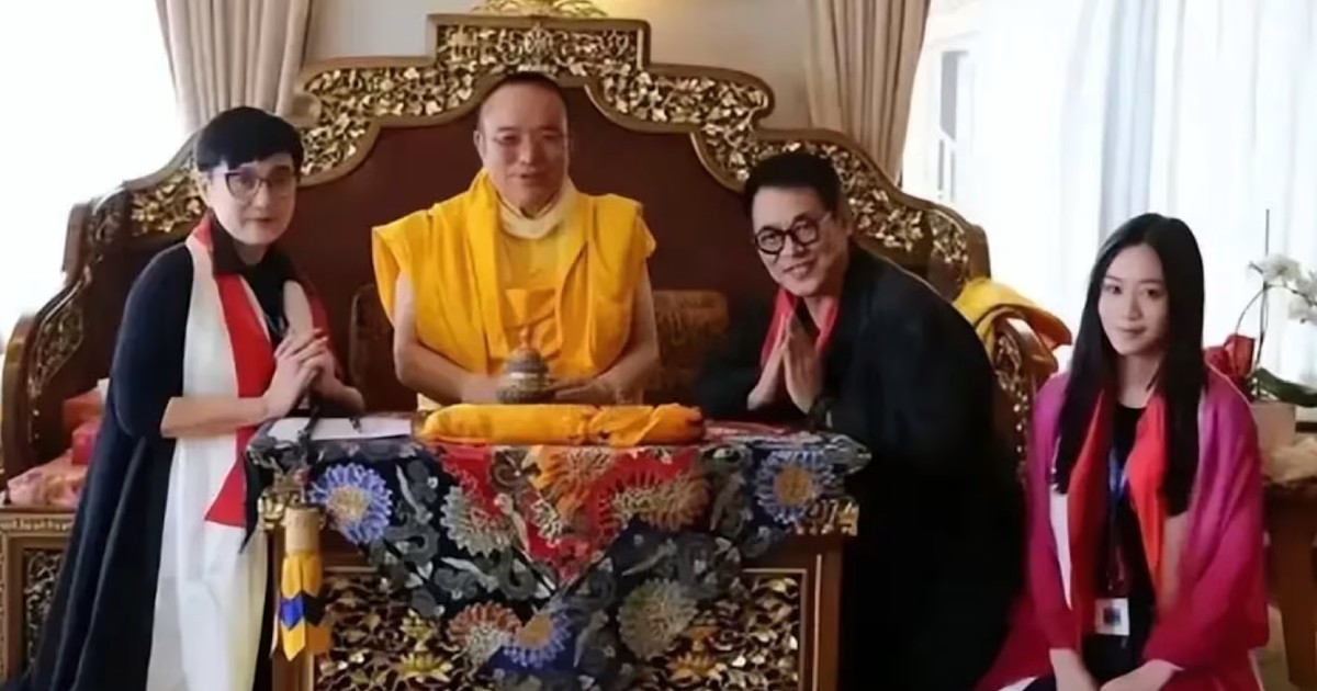 Jet Li and wife Nina Li Chi seen on spiritual retreat in Nepal