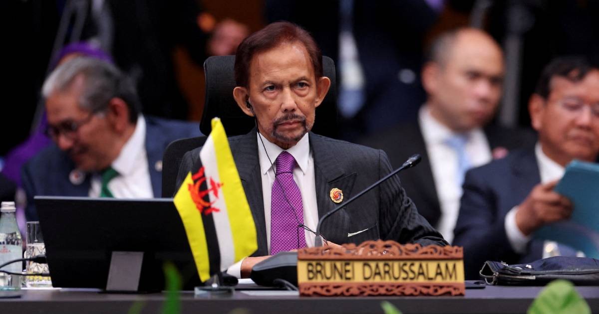 Brunei's sultan announces cabinet shake-up, appoints sons as ministers