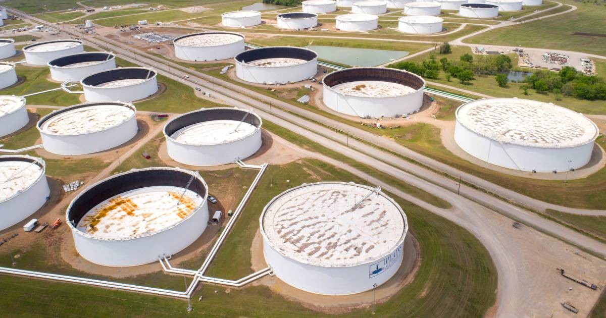 Oil closes up more than 4% on halt in US-Iran talks, risk of blockades