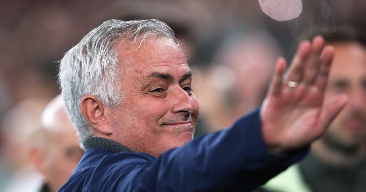 Benfica says Mourinho has agreed a move to Real Madrid after Arbeloa departure announced