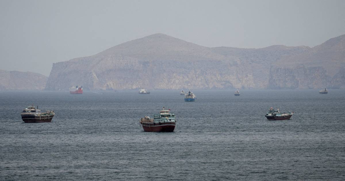 Oil slips after Trump says talks with Iran are ongoing