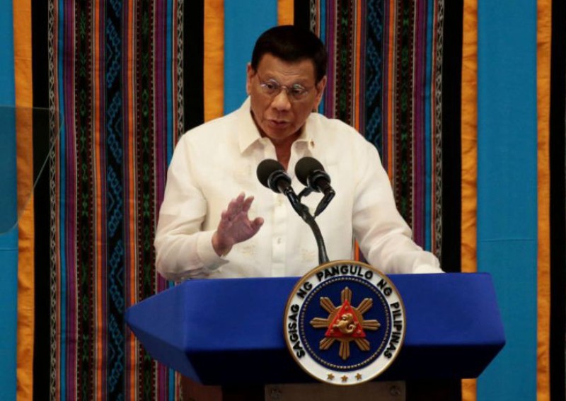 Coronavirus: 'No touch' policy for Philippine President Duterte