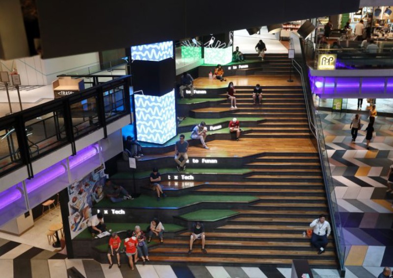 Coronavirus: Malls must limit shoppers on premises, disperse groups of more than 10