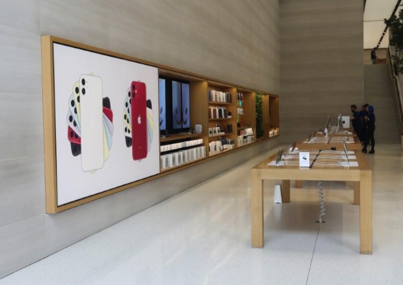 Apple limits online iPhone purchases to 2 per person amid coronavirus