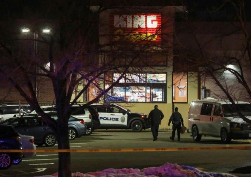 10 killed in mass shooting at Colorado grocery store, injured suspect in custody
