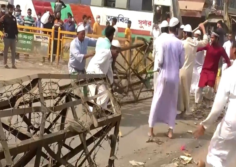 Bangladesh violence spreads after Modi's visit, attacks on Hindu temples, train