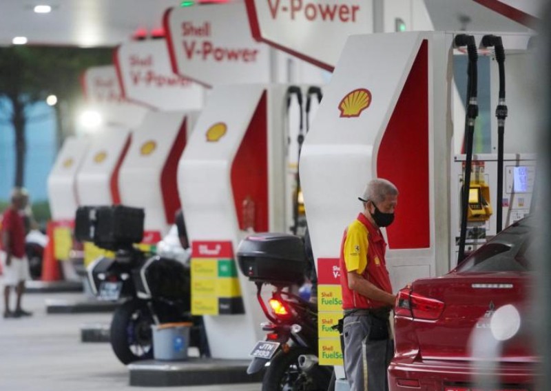 Popular 95-octane petrol hikes to cross $3 mark, with Shell leading at $3.06 per litre