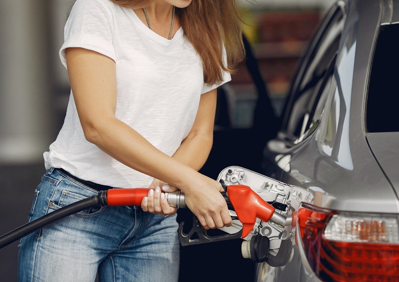 Petrol prices in Singapore fall by 11 cents per litre