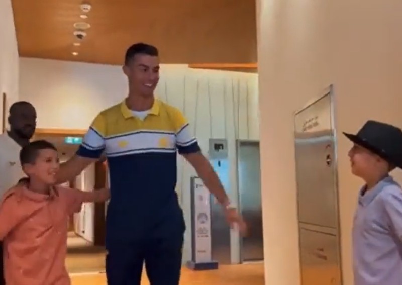 Syrian boy fulfils dream of meeting Ronaldo after quake