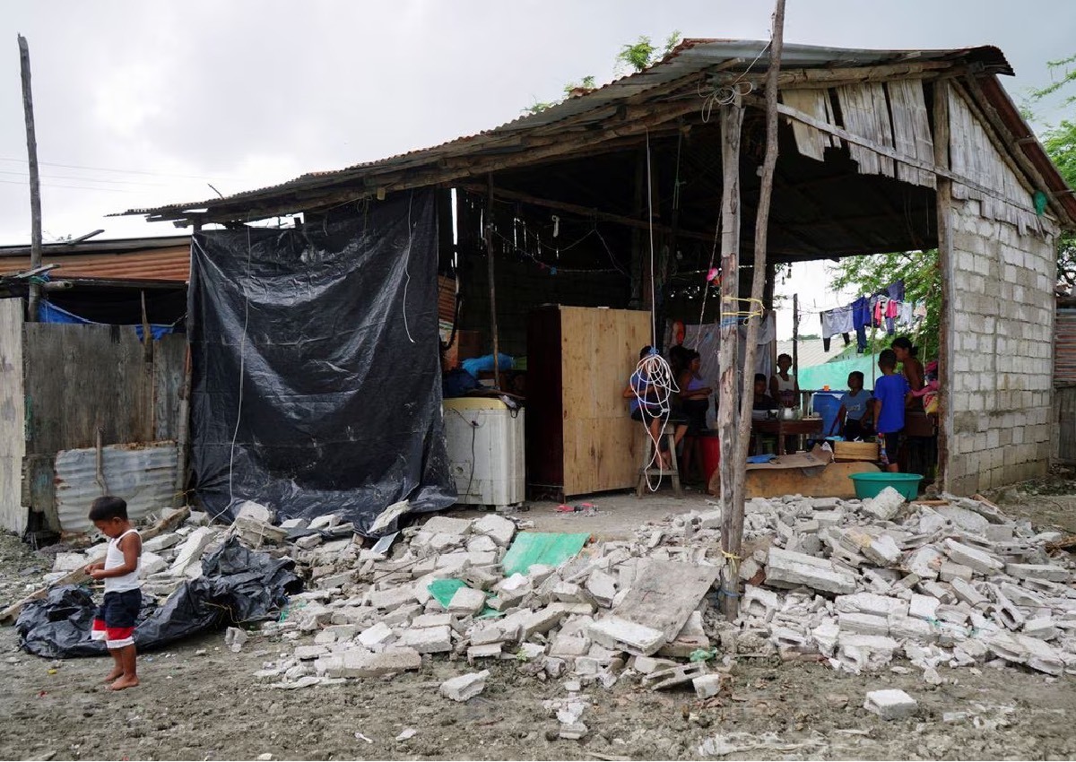 Ecuador, Peru authorities assess damage after earthquake that killed at least 15
