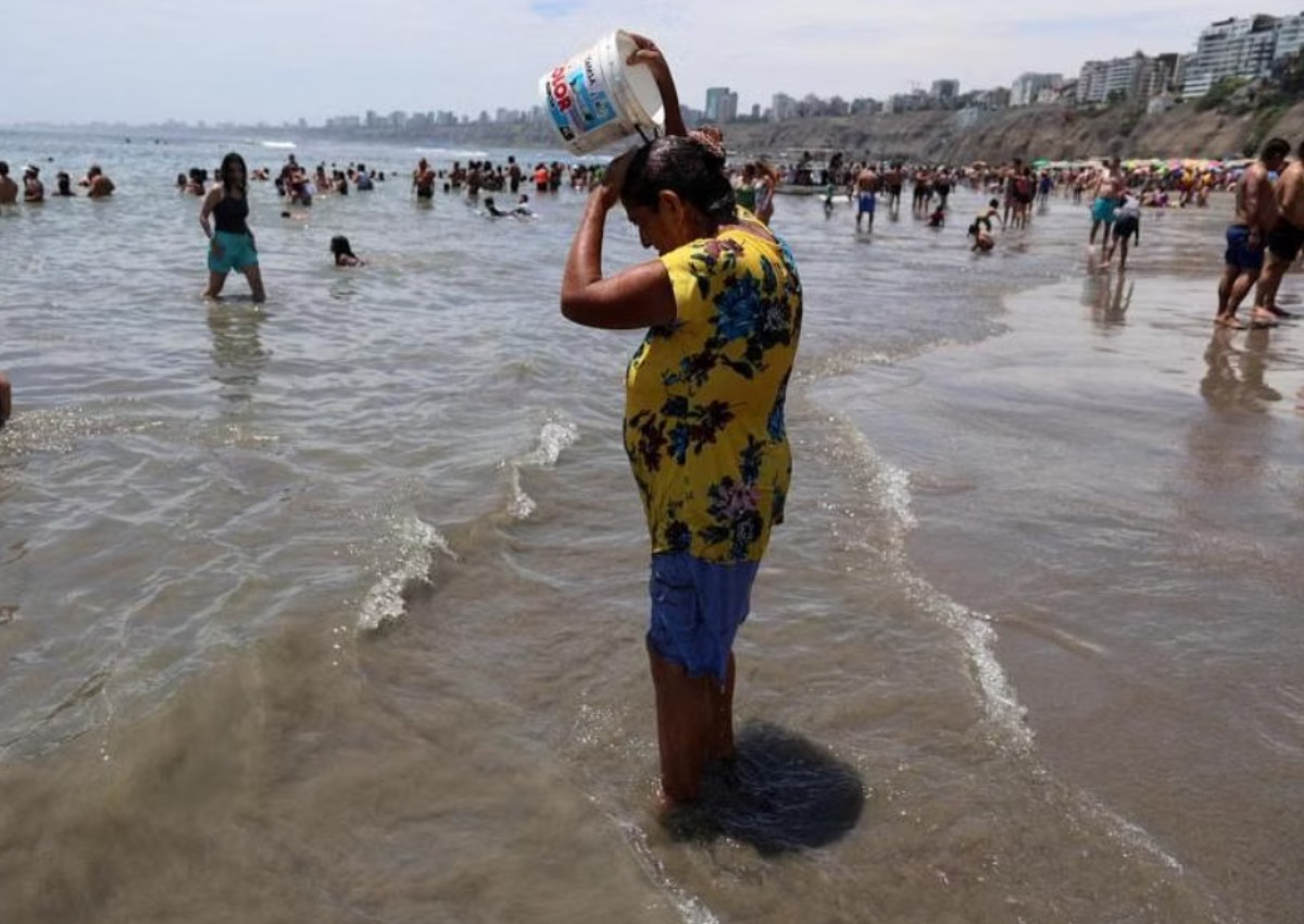 El Nino weakens but will keep temperatures high, UN weather agency says