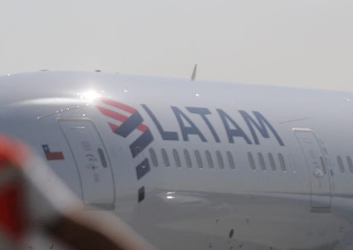 At least 50 injured after 'technical problem' on Latam flight from Sydney to Auckland