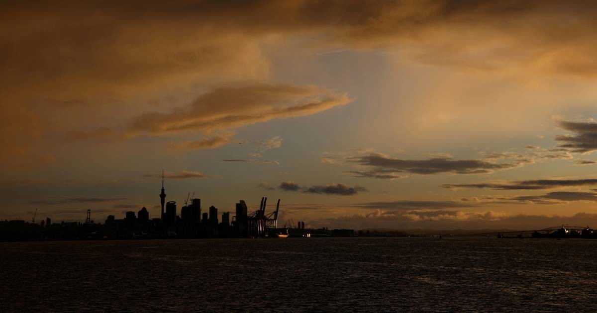 New Zealand's economic missteps hasten exodus to sunnier shores