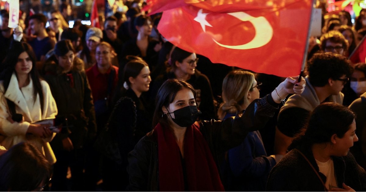 Turkey detains nearly 1,900 in protests over jailed mayor, rejects foreign criticism