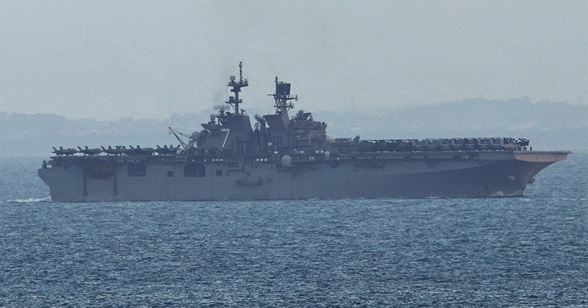 US amphibious assault ship transits Singapore Strait, reportedly heading to Middle East