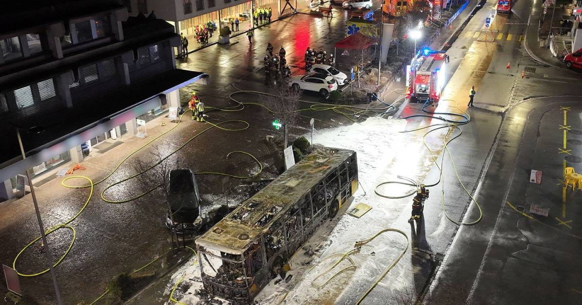 6 killed in Swiss bus blaze after person reportedly sets themselves on fire