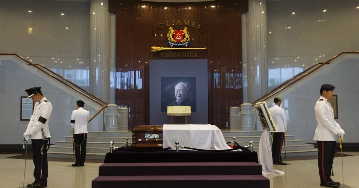 Today in 2015, founder of modern Singapore Lee Kuan Yew passed away