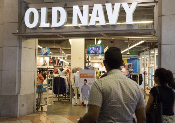 Gap Inc says it will split in 2 companies, close 230 stores