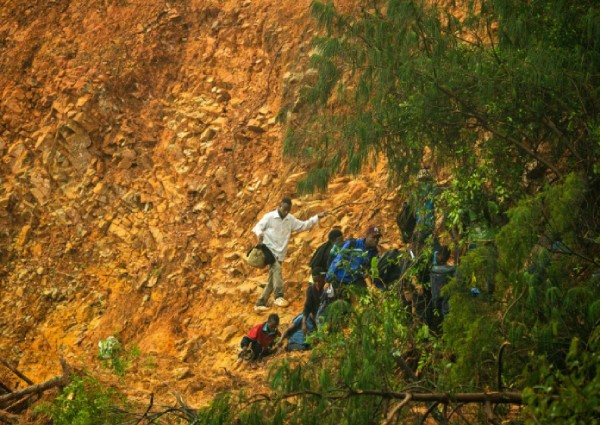 More than 120 dead after cyclone hits Mozambique, Zimbabwe