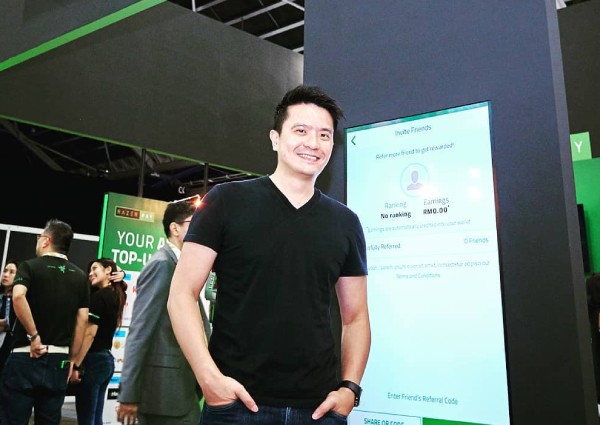 CEO Tan Min-Liang celebrates Razer's impressive customer service ranking with surprise giveaway