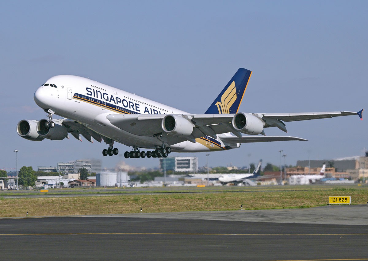 Singapore Airlines denies snooping with in-flight entertainment cameras