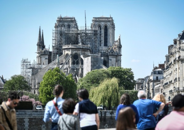 Clean your homes: Police warn Notre-Dame neigbours over lead risk
