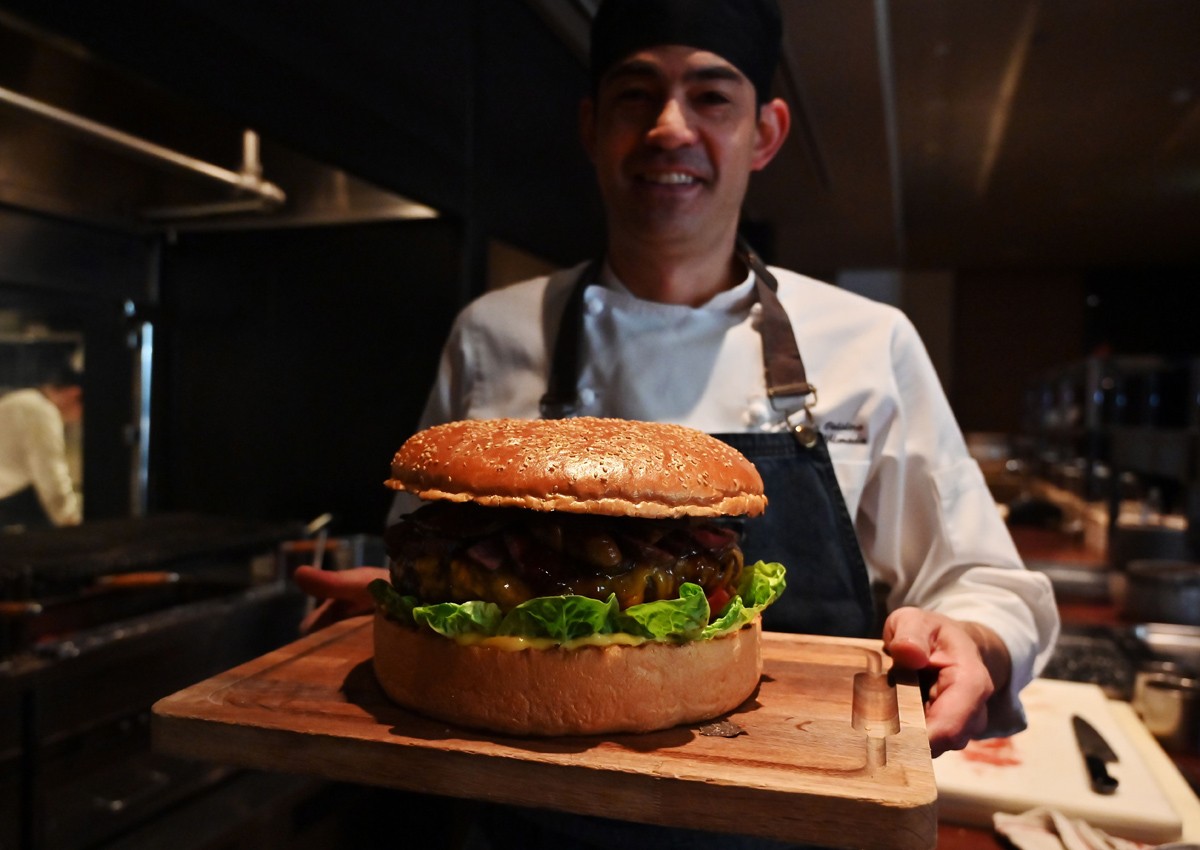 Reiwa burger: Tokyo chef whips up $1,200 monster for new emperor Naruhito