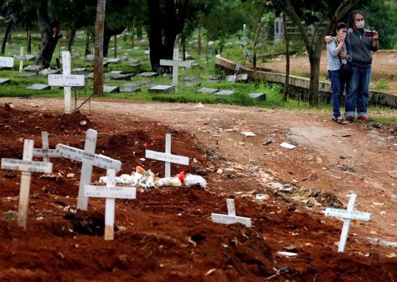 Volunteer army in Indonesia helps fight coronavirus with data, web