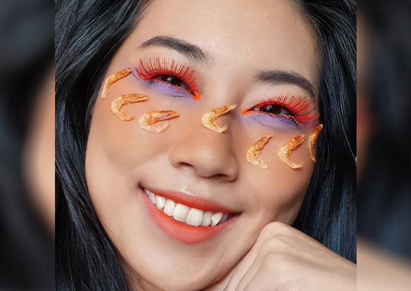 This IG makeup artist uses biscuits, mushrooms and prawns as part of her beauty looks