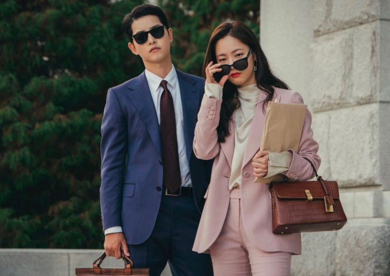 8 power dressing tips from Vincenzo's Jeon Yeo-been