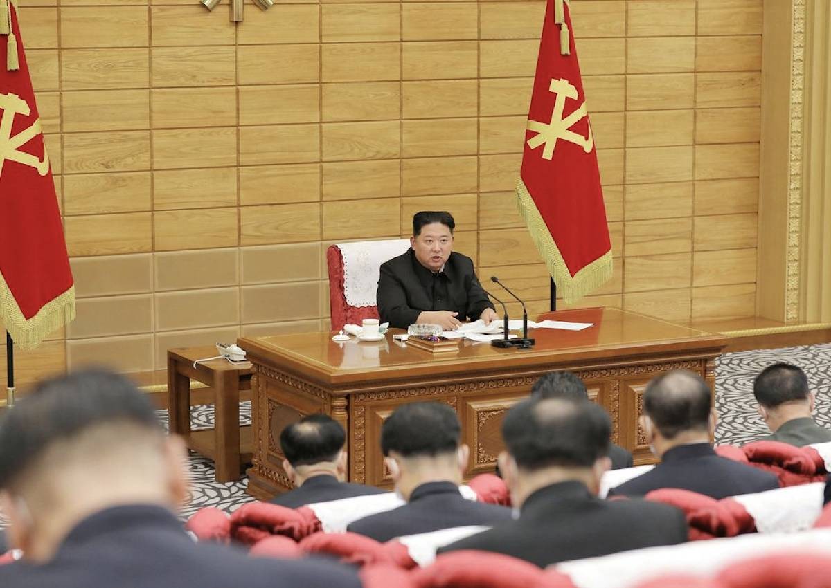 North Korea mobilises army, steps up tracing amid Covid-19 wave